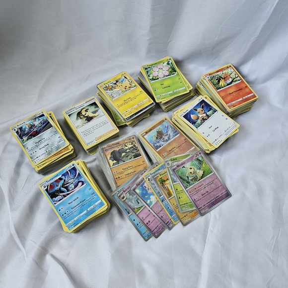 Lot of 85 Pokémon Cards Including Holo, Rare, Trainer, Energy Cards - Picture 3 of 10